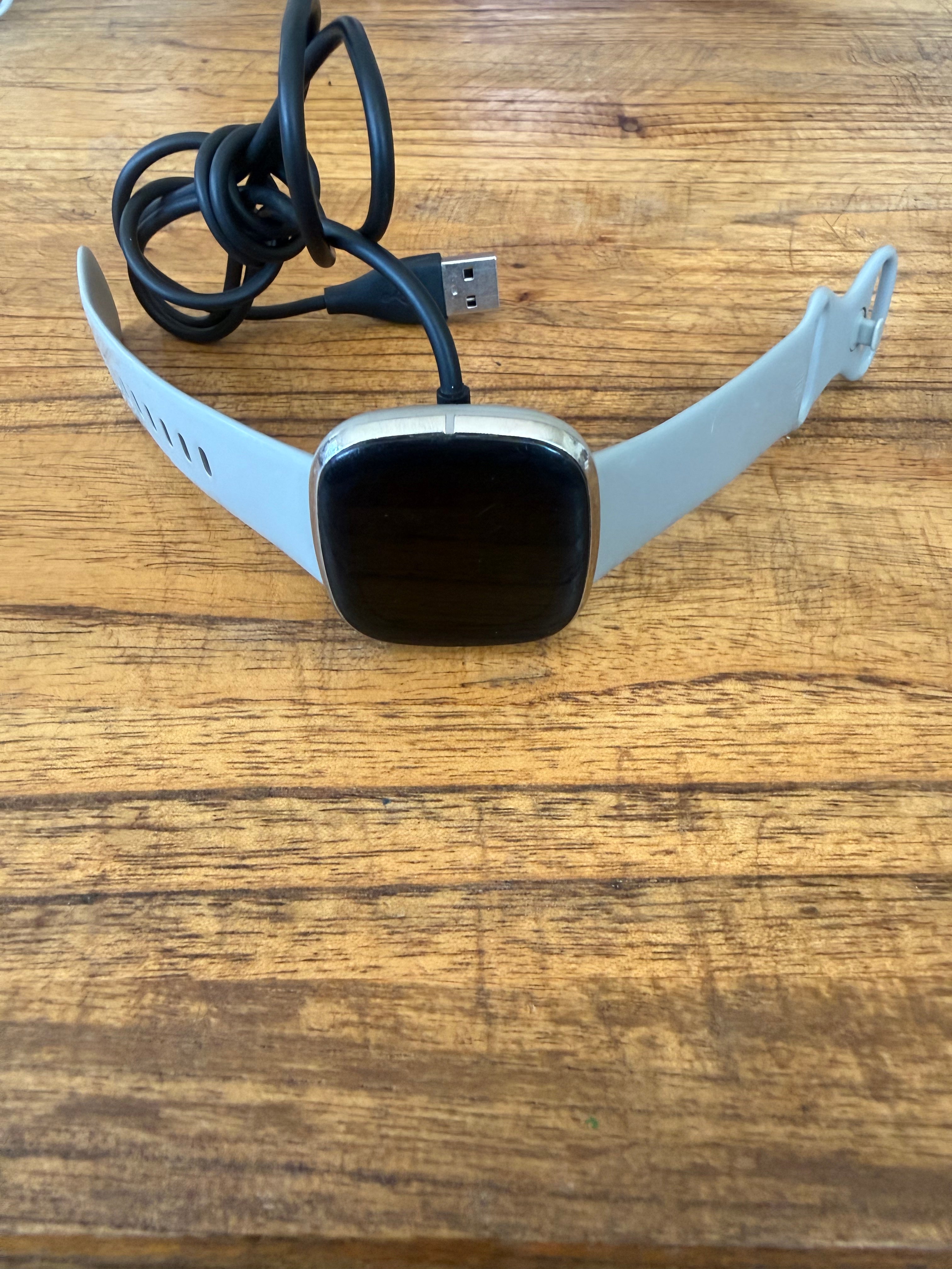 Fitbit FB512 Fitness Tracker with Charger & Extra Bands