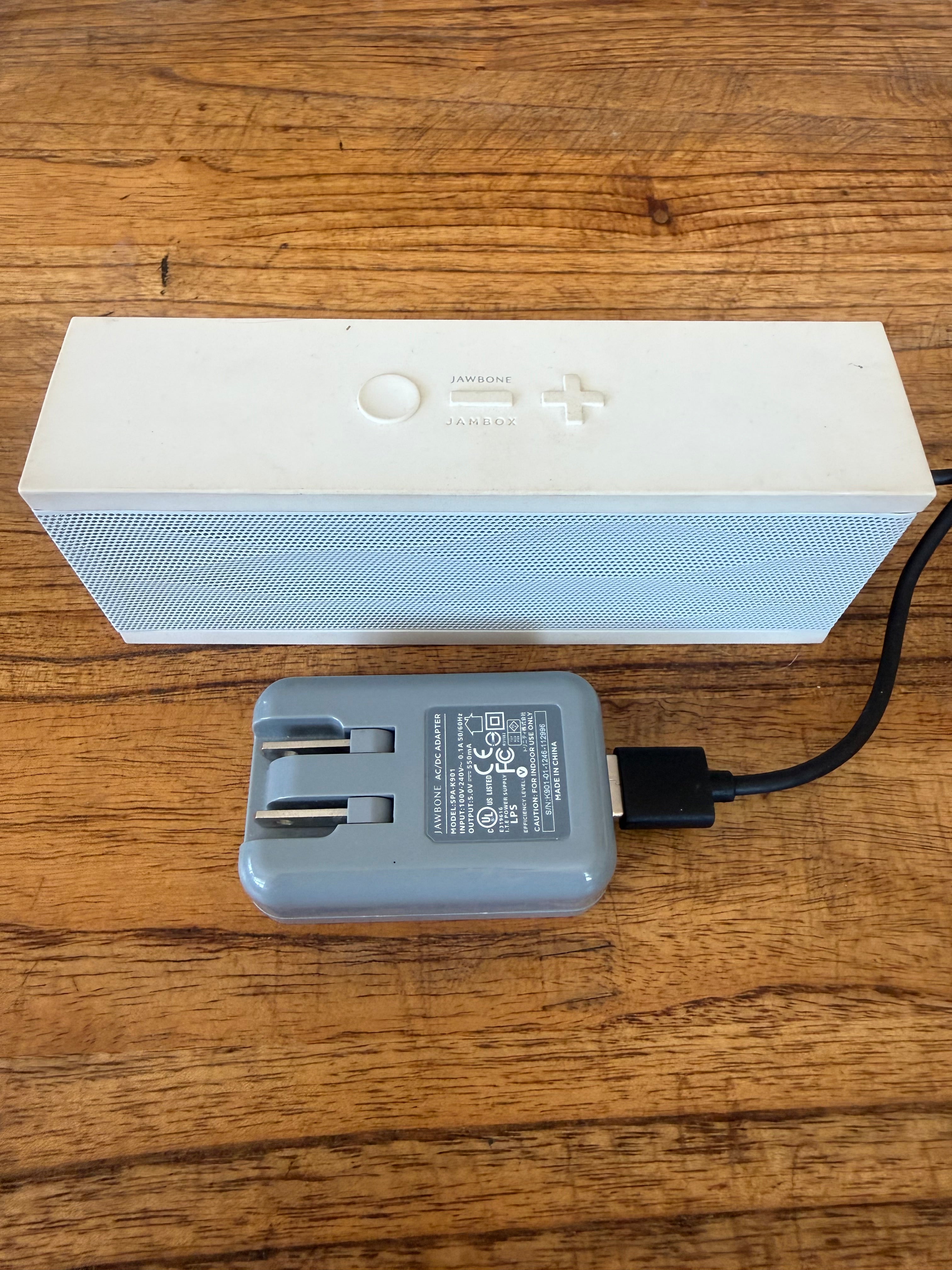 Jawbone Jambox Wireless Bluetooth Speaker with Charger